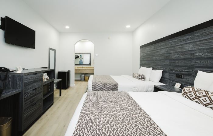 Sapphire Inn & Suites