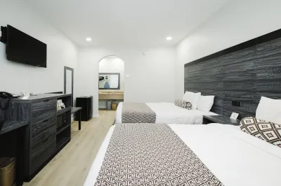 Sapphire Inn & Suites Hotels near JDC