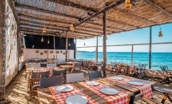 La Local Yalıkavak