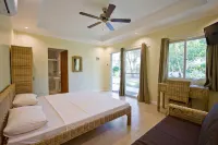 Mike's Dauin Dive Resort