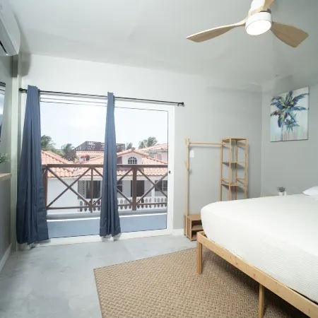 Sandbar Beachfront Hostel & Restaurant