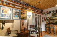 Gumtree Guest House - bar