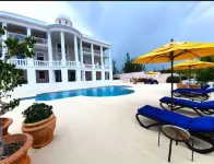 Ocean West Boutique Hotel - Beach