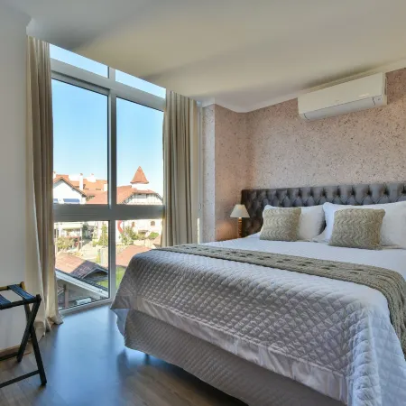 Micheline Hotel Tricot - ao Lado da Rua Coberta