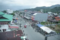 Super OYO 1006 Azzahra Guest House Syariah Hotels in Salahutu