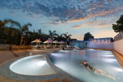 The Competent Palace Hotel Hotels near Anand van