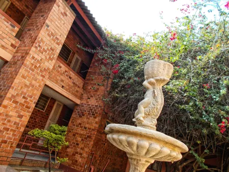 Ndeke Hotel Отели в г. Лусака