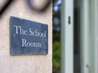 The New School Rooms Hotels in Box