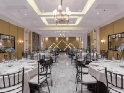 ストーンヒル スイーツ バコロドのホテル