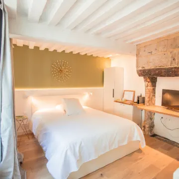 La Maison des Arts Hotels near Saint Catherine's Church