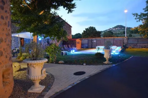 Château des Aiguilles Hotels in Issoire