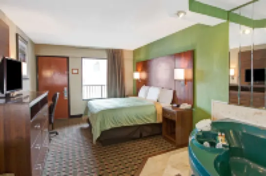 Days Inn by Wyndham Conover-Hickory