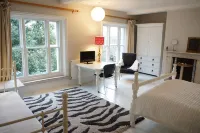 St John's Croft Hotels in Вінчестер