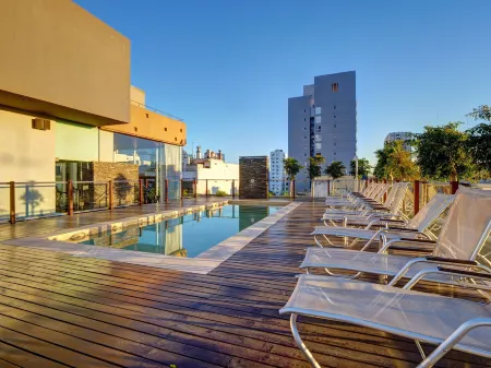 Nido at Palermo Soho Square Отели рядом с достопримечательностью «Сад Ботанико Карлос Тайс»