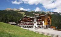 Hotel Gran Mugon Hotels near Chiesa della Beata Maria Vergine