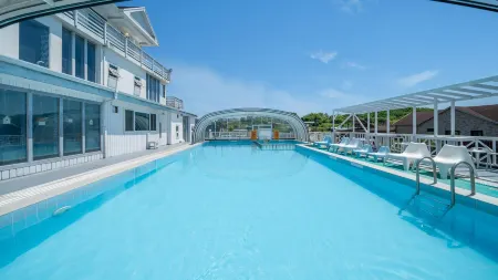 Ganghwa Imspa Pension Отели рядом с достопримечательностью «Dongmak Beach»