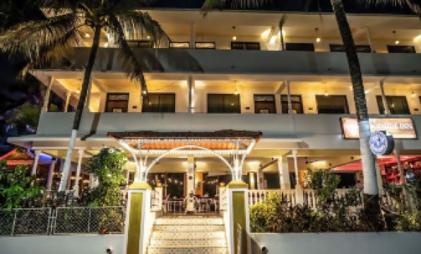 The Woodside Inn - Housity