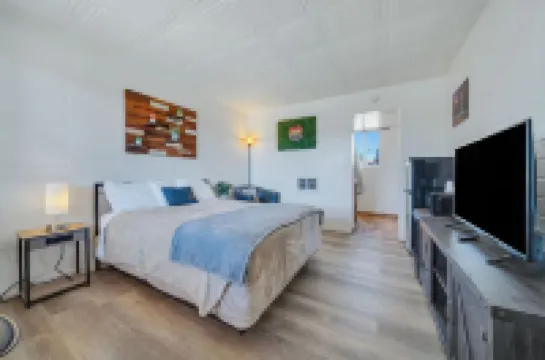 Canyon's Edge Route 66 Motel