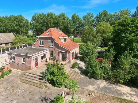 Characteristic Country House with Wellness