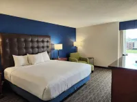 Heritage Inn & Suites St Louis Fenton, Trademark by Wyndham Hotels in Des Peres