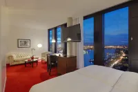 Empire Riverside Hotel