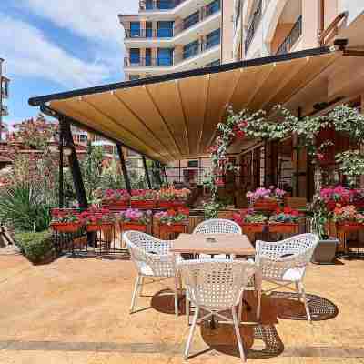 Karolina Vacation Apartments Hotel Exterior