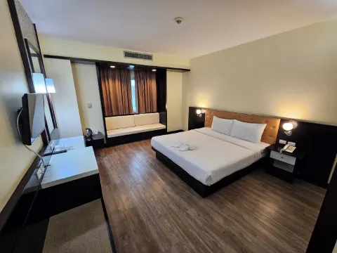 ห้องซูพีเรียร์ เตียงใหญ่ 1 เตียง