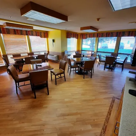 Horse Creek Inn
