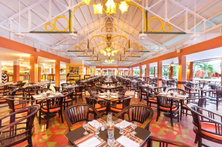 Grand Decameron Panama, A Trademark All Inclusive Resort Отели рядом с достопримечательностью «Playa Blanca»