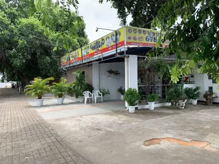 Hotel 678 Отели в г. Боа-Виста