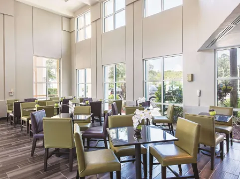 普蘭特西南第六大街拉昆塔温德姆套房酒店