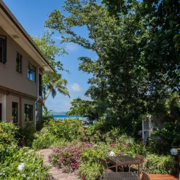 Le Repaire - Boutique Hotel & Restaurant