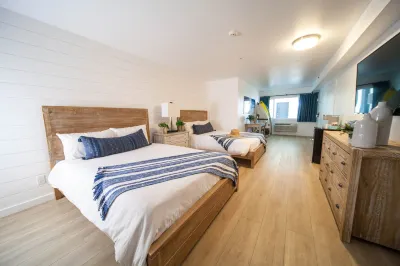 The Surfbreak Hotel Hotels near Casa Romantica Cultural Center and Gardens