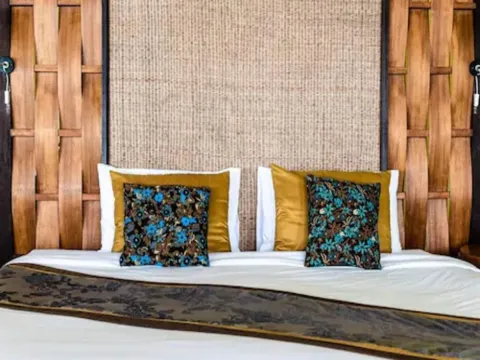 ดีลักซ์บังกะโล