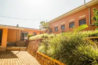 Tik Hotel Hoima فنادق في Kijungu Village