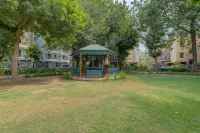 The Lodgers Luxury1BHK服務公寓 酒店