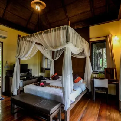 閣昌島溫泉度假村 灘瑪詠瀑布附近的飯店