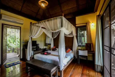 The Spa Koh Chang Resort Hotel dekat Koh Wai