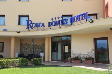 Roma Domus Hotel Отели в г. Монтополи-ди-Сабина