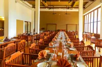 Grand Beach Hotels in Wadduwa