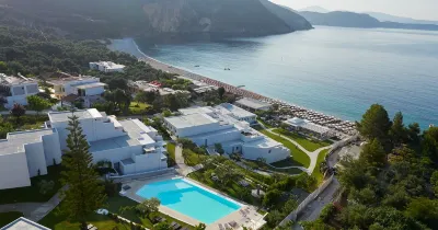 Lichnos Beach Hotel & Suites Hotels near Piso Krioneri Beach