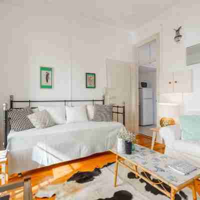 Spacious, Bright and Sunny Apartment, by TimeCooler Rooms