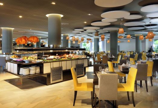 Grand Palladium White Island Over view