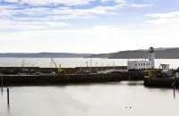 Harbourside Apartments with Private Parking