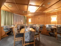 Central Hotel & Apart Mit Landhaus Central - Breakfast