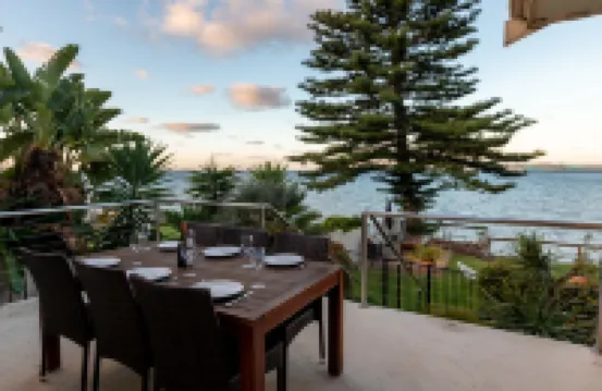 Bay 10 - Suites and Apartments