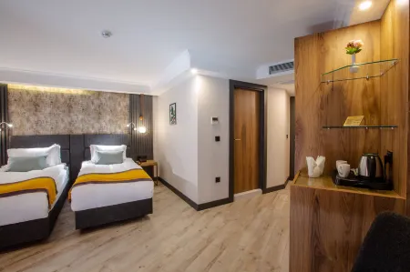 Kayhan City Hotel Отели рядом с достопримечательностью «Часовая башня Нусретие»