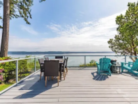 Saratoga Vista by AvantStay Waterfront Views Hotels in Langley