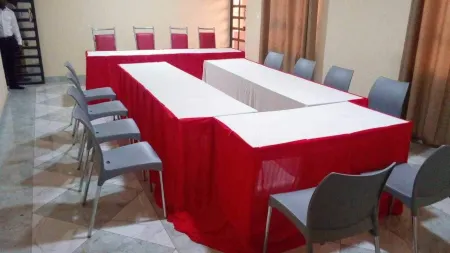 Naivasha Gate Hotel Отели рядом с достопримечательностью «Lakes NAIVASHA - Crescent Island»