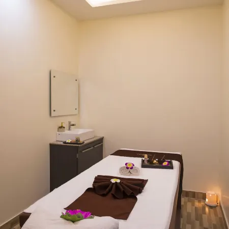 Clarks Inn Suites Katra